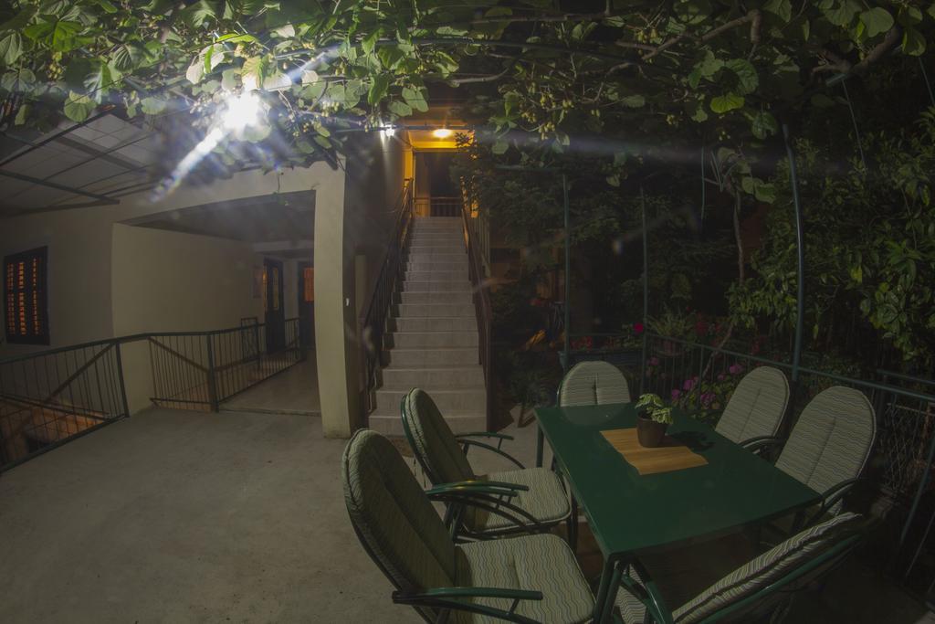 Apartments Gugolj M&M Херцег-Новий Екстер'єр фото